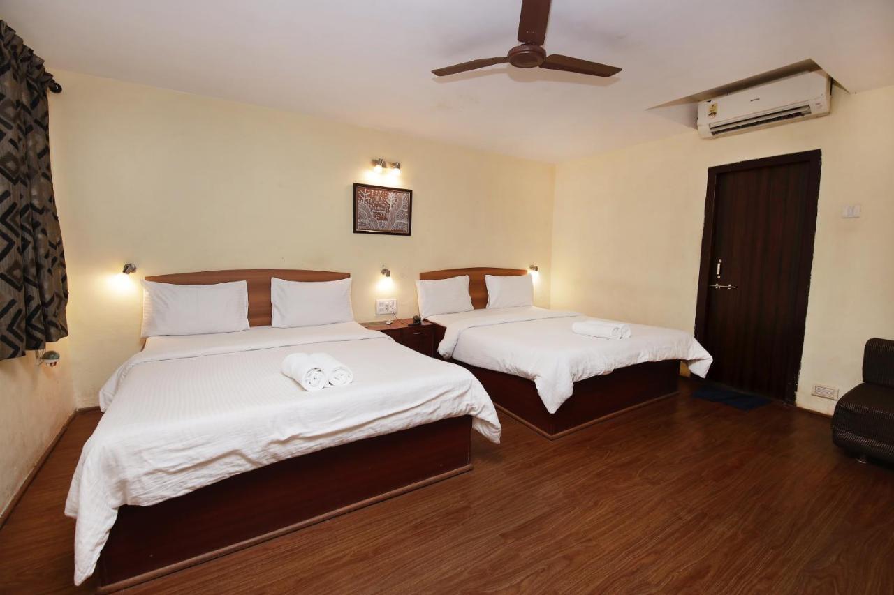 Westend Hotel Matheran Exterior photo