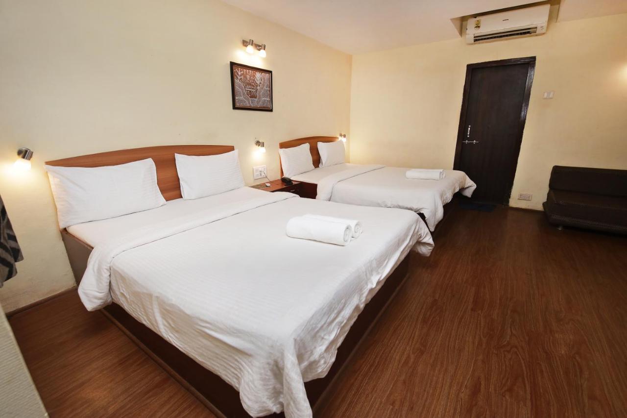 Westend Hotel Matheran Exterior photo