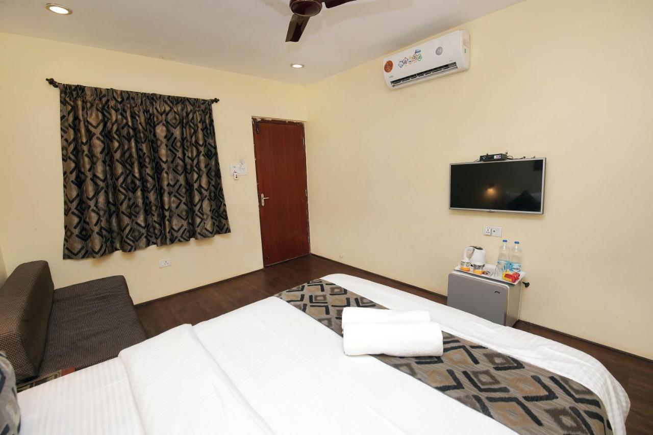 Westend Hotel Matheran Exterior photo