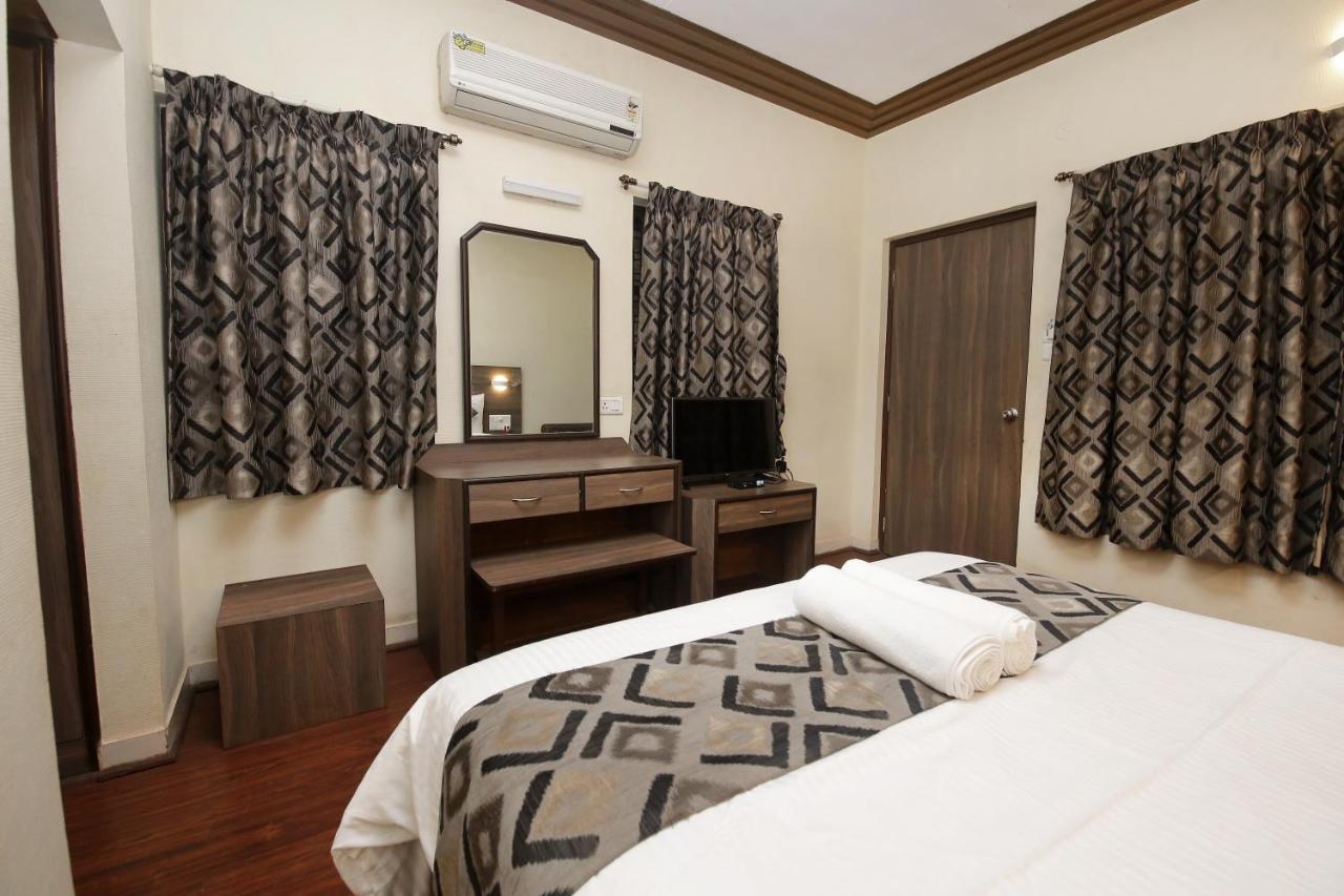 Westend Hotel Matheran Exterior photo