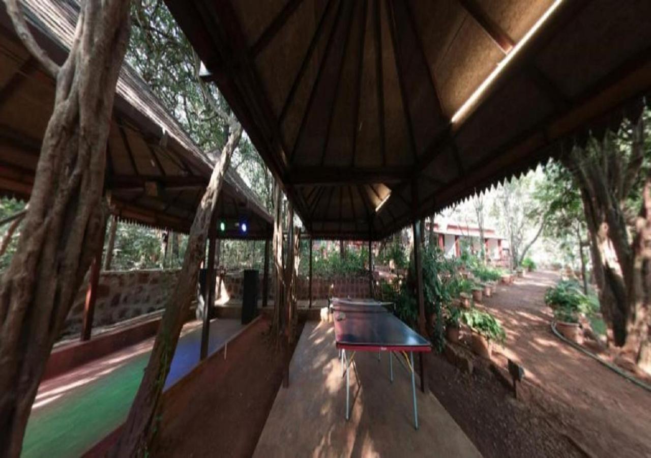 Westend Hotel Matheran Exterior photo