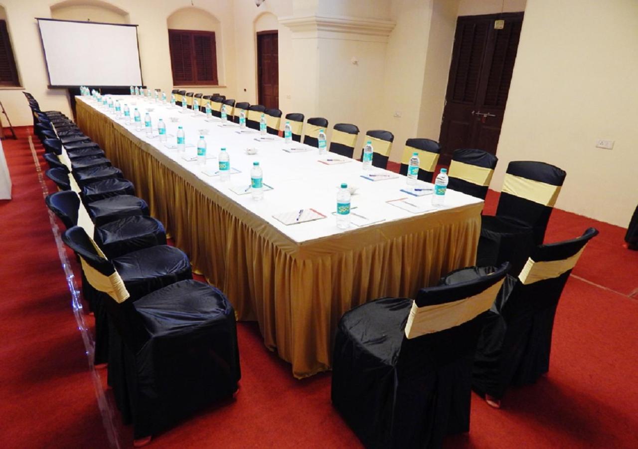 Westend Hotel Matheran Exterior photo