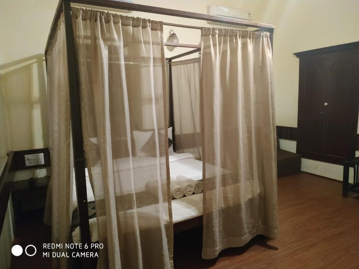 Westend Hotel Matheran Exterior photo