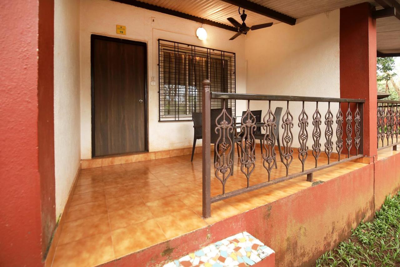 Westend Hotel Matheran Exterior photo