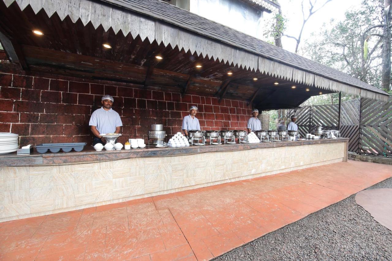 Westend Hotel Matheran Exterior photo